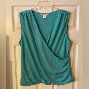 Athleta women’s lightweight turquoise crisscross tank top, L